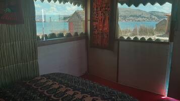 2 bedrooms, bed sheets