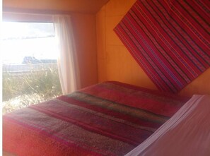 2 bedrooms, bed sheets