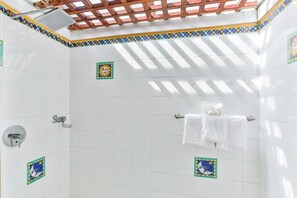 تجهيزات دش، مجففات شعر، مناشف
