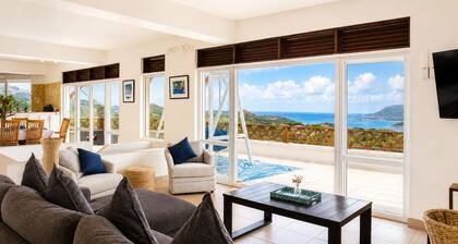 Hilltop Villa with great views out to sea - Villa Cadasse
