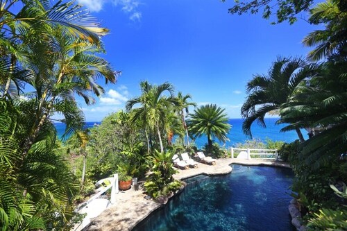 Smuggler's Nest - Exotic & romantic villa 2 bedroom Tropical Retreat
