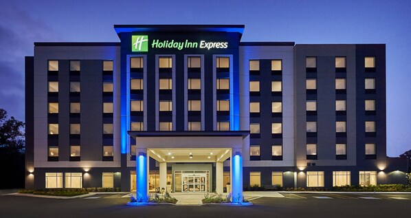 A Holiday Inn Express hotel with a modern facade, large windows, and a prominent entrance. - Holiday Inn Express Sarnia - Point Edward by IHG (Sarnia)