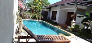 Kolam renang outdoor