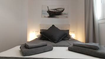 5 bedrooms, iron/ironing board, free WiFi, bed sheets