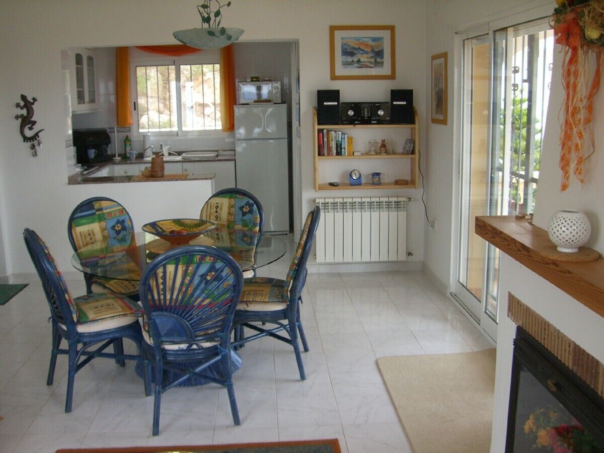 Kylskåp, mikrovågsugn, ugn och spishäll