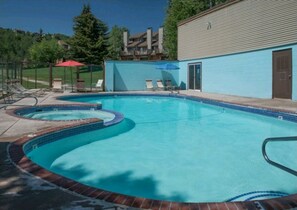 Outdoor pool, a heated pool - Park city Budget beauty (Park City)