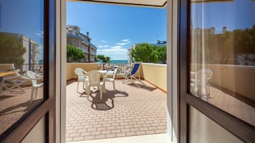 Double or Twin Room | Balcony