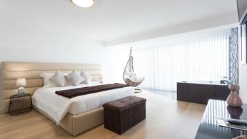 Honeymoon Apartment, Hot Tub, Partial Sea View (4) | Hypo-allergenic bedding available, WiFi (free), bed sheets