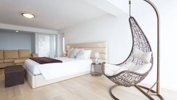 Honeymoon Apartment, Hot Tub, Partial Sea View (4) | Hypo-allergenic bedding, free WiFi, bed sheets