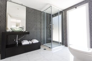 Panoramic Apartment, 1 Bedroom, Pool Access, Sea View (3) | Bathroom | Hair dryer, towels, soap, shampoo