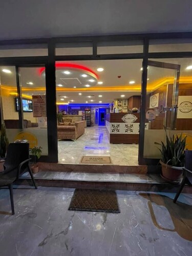 Ozgur Hotel