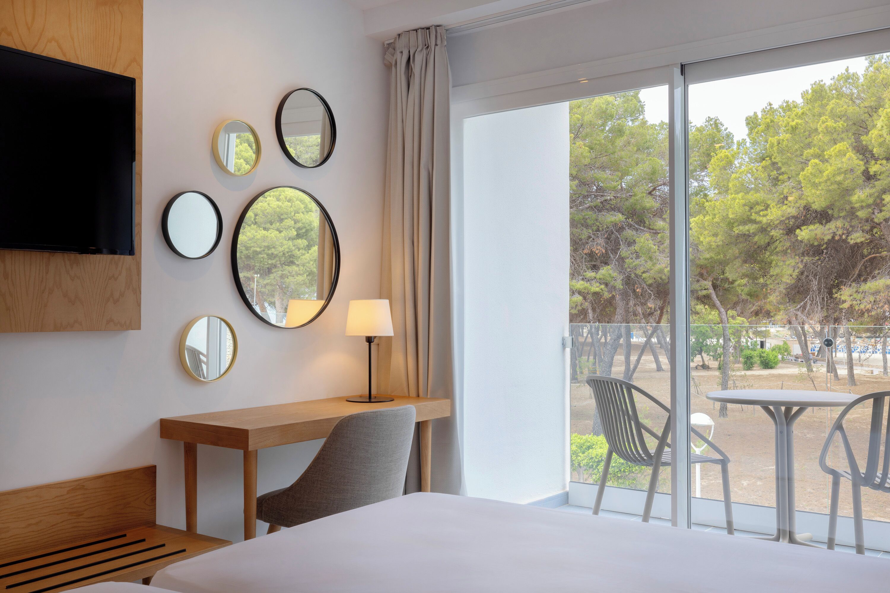 1 bedroom, in-room safe, desk, free wifi