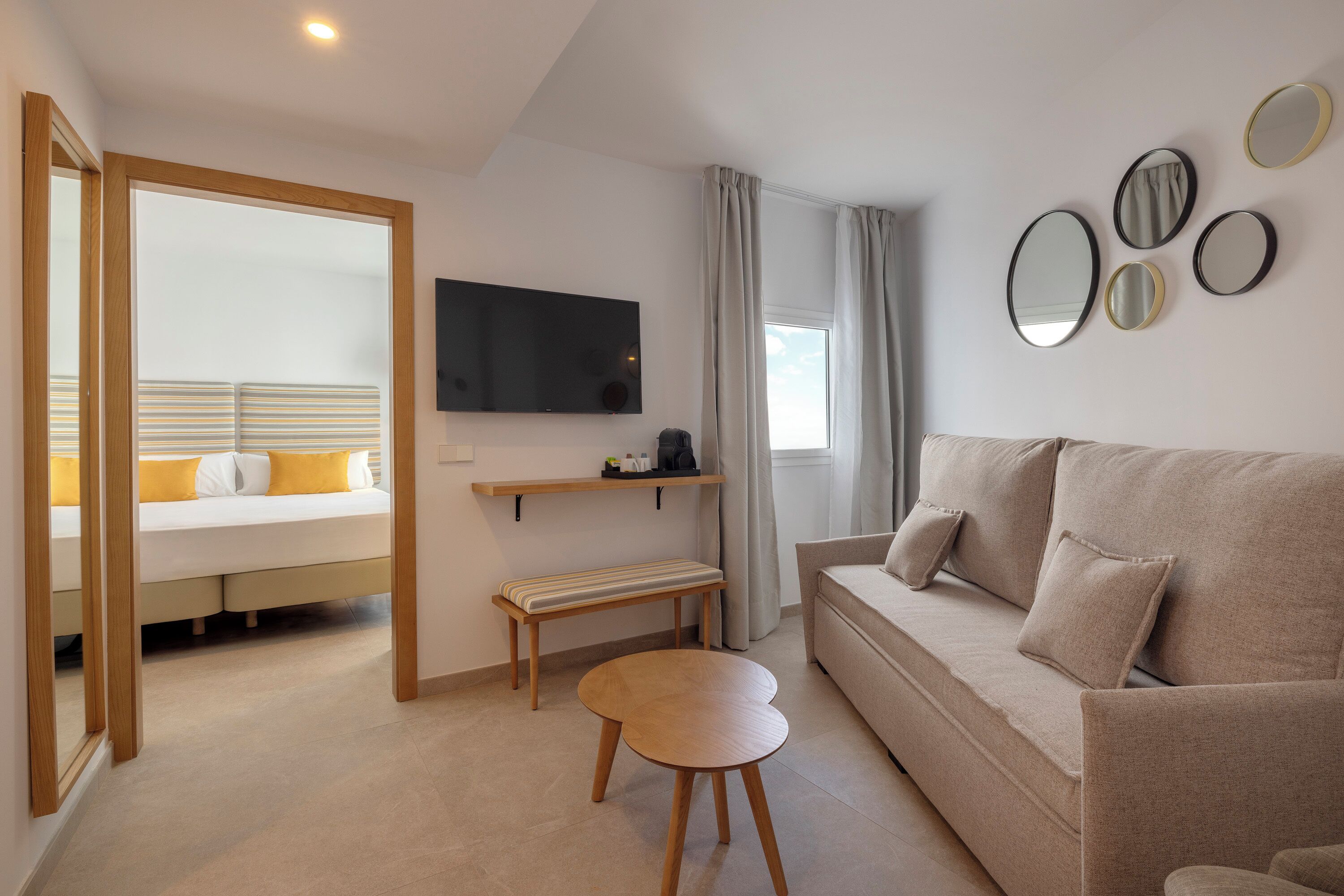 junior suite, balcony | 1 bedroom, in-room safe, desk, free wifi