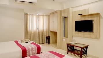 Executive Quadruple Room | Egyptian cotton sheets, premium bedding, in-room safe