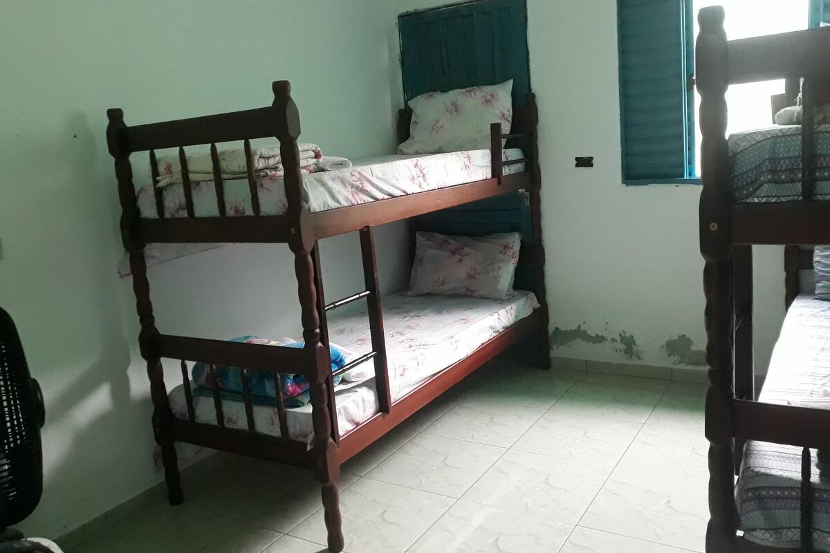 WiFi (free), bed sheets