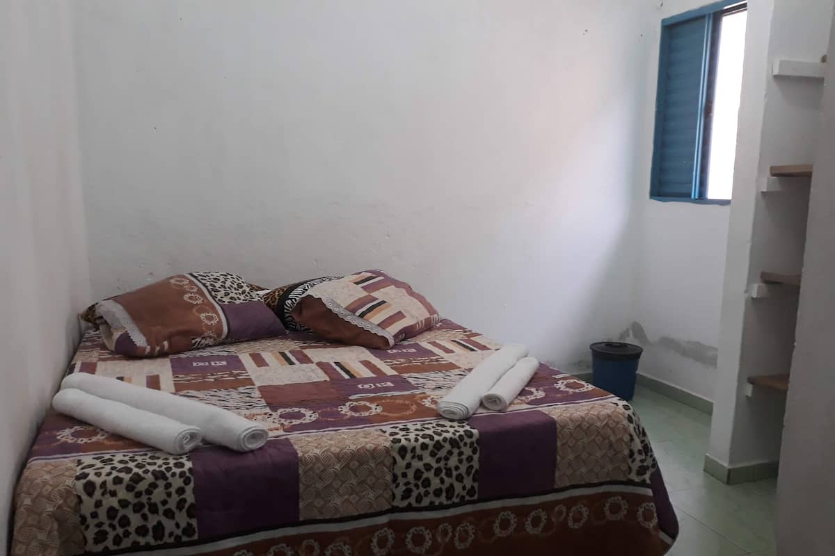 Basic Double Room | WiFi (free), bed sheets