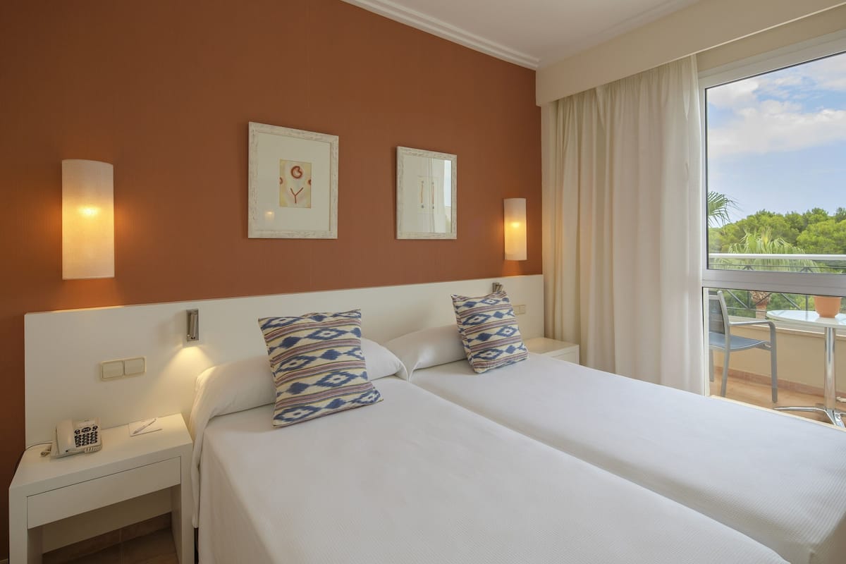 In-room safe, desk, laptop workspace, blackout curtains