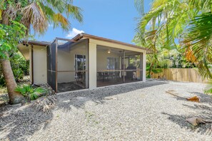 Exterior - Naples Park Home next to Mercato shopping, resturant dining, beautiful beaches (Naples)