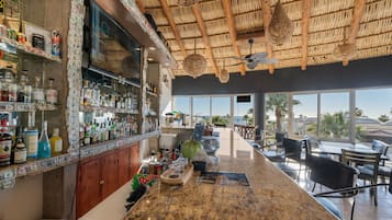 Bar (in der Unterkunft)