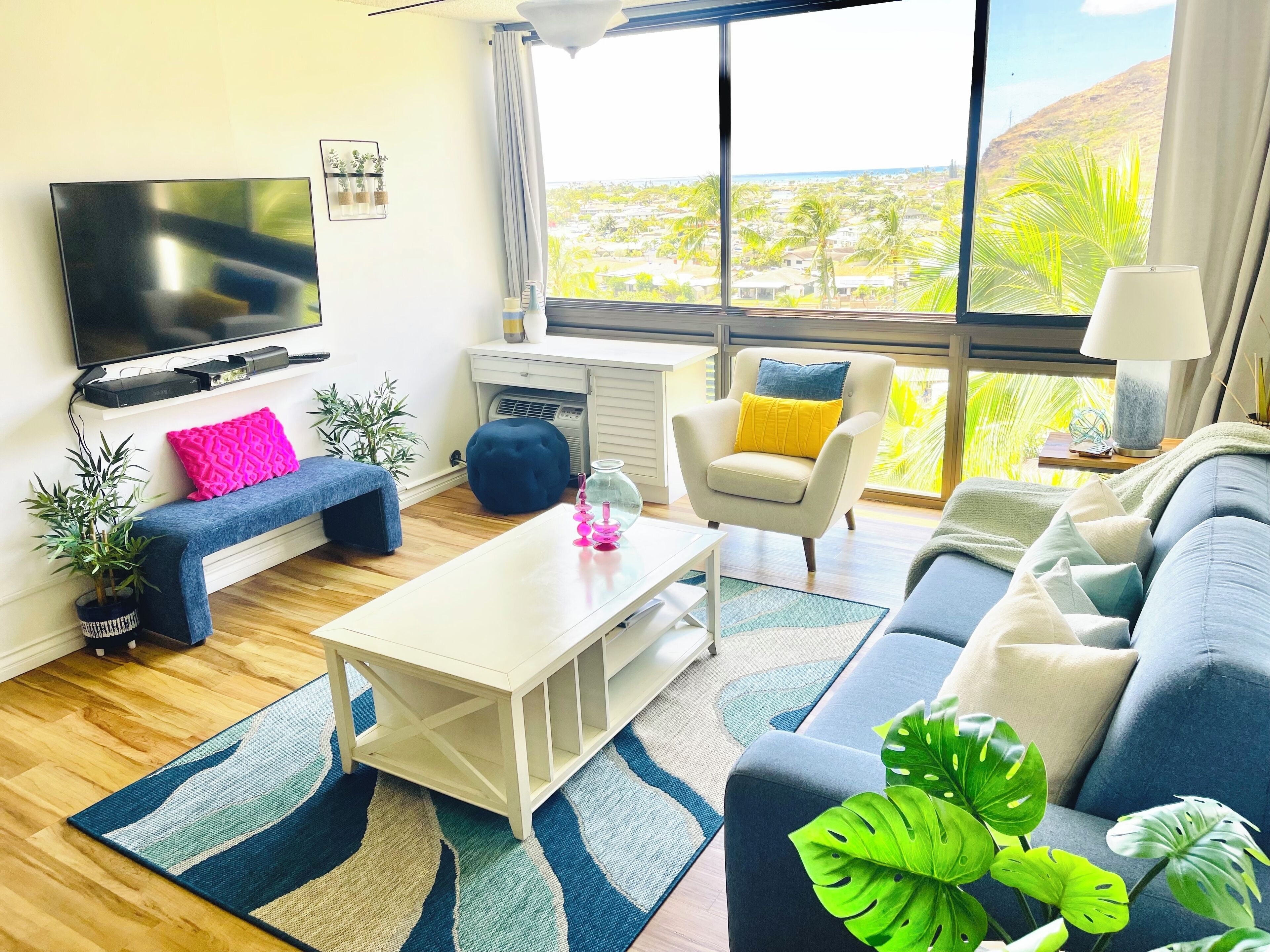 Smart TV, fireplace, table tennis