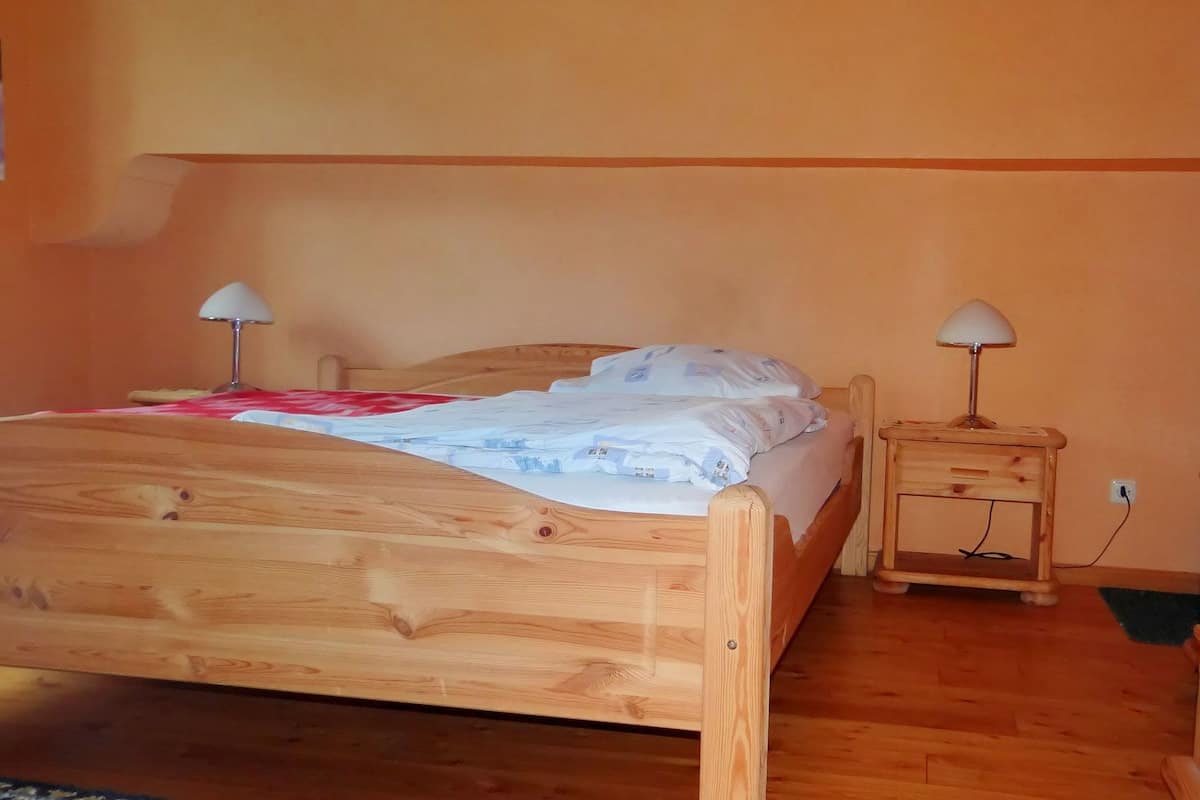 Standard Double Room | WiFi (free), bed sheets