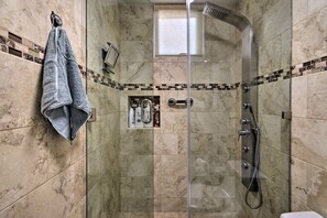 Hair dryer, towels - Loiza Condo w/ Rooftop Patio - Walk to Beach! (Loiza)