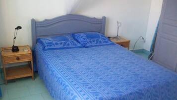 Appartement | 1 slaapkamer, een kluis op de kamer, een strijkplank/strijkijzer