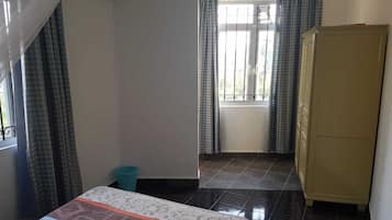 1 bedroom, in-room safe, iron/ironing board, free WiFi