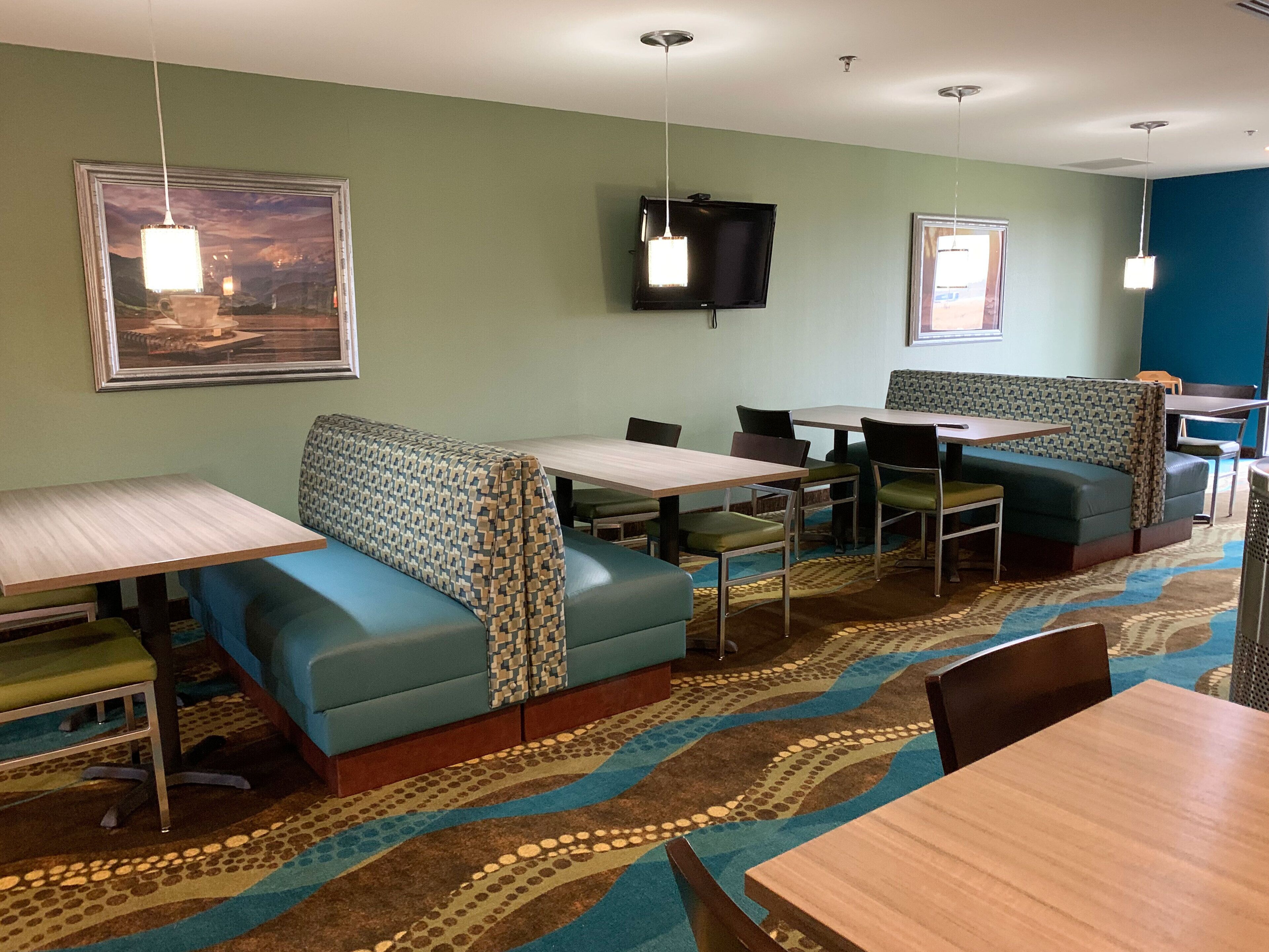 free daily continental breakfast