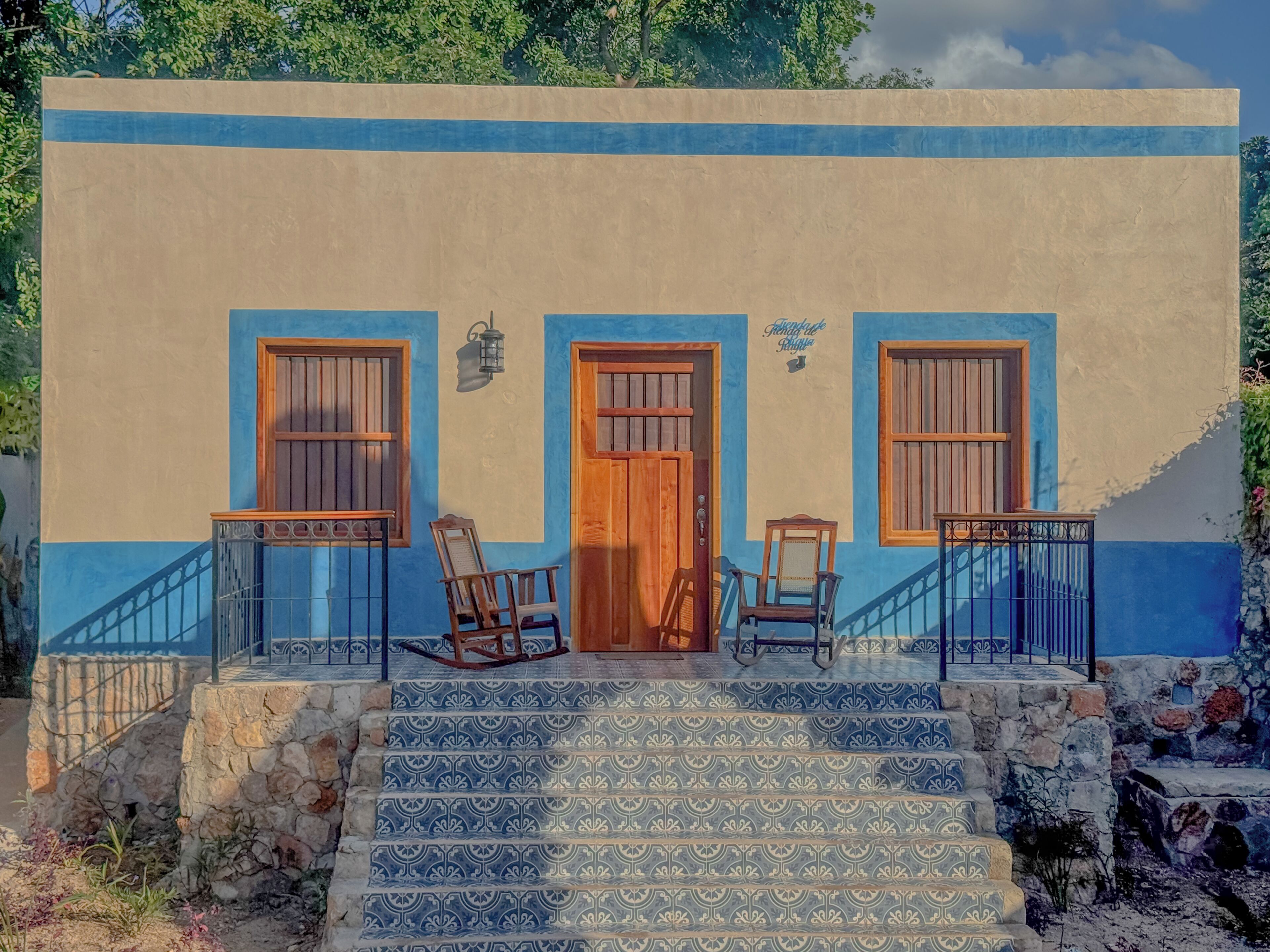 Junior-huone | Ylelliset vuodevaatteet, untuvapeitot, pillowtop-patjalliset sängyt