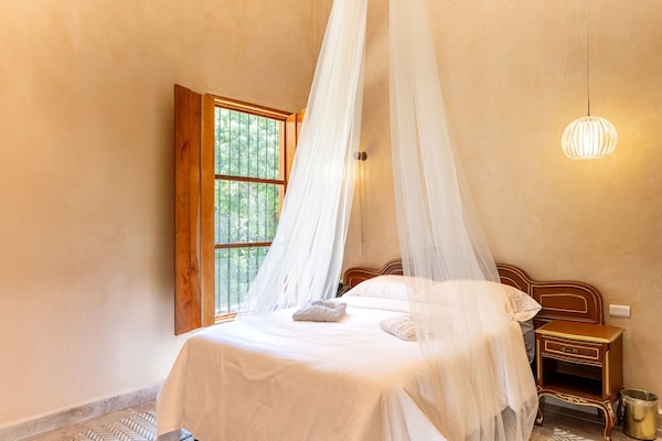 Suite presidencial, 3 dormitoris, piscina privada, vistes al jardí | Roba de llit d'alta qualitat i cobrellits