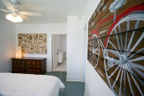 1 habitación, tabla de planchar con plancha, cuna de viaje y wifi 