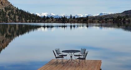 Beautiful lakeside retreat - Perfect for the adventuresome family -pet friendly