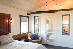 1 bedroom, in-room safe, desk, iron/ironing board