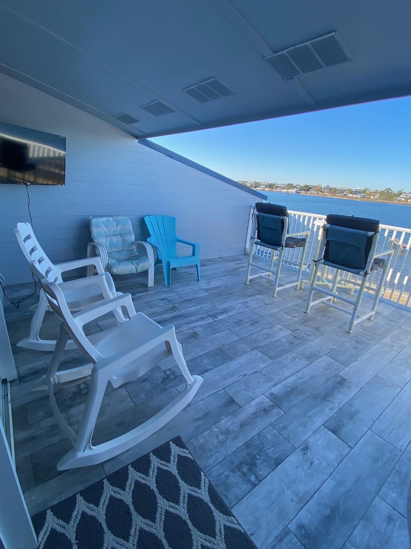 Top Floor Waterfront Condo - Beach And Boating Access