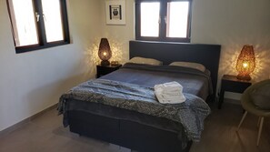 1 chambre, fer et planche à repasser, Wi-Fi gratuit, draps fournis