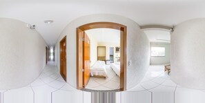 Minibar, bureau, Wi-Fi gratuit, draps fournis