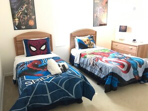 5 bedrooms, desk, free WiFi