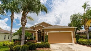 House | Exterior - Beautifully Furnished Executive Home on Gated Community Near Disney and Champions Gate - 388 (Davenport)