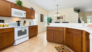 House | Private kitchen - Beautifully Furnished Executive Home on Gated Community Near Disney and Champions Gate - 388 (Davenport)