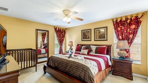 House - Fabulous 6 bed Villa With Private South Facing Pool Overlooking Conservation Land - 495 (Davenport)