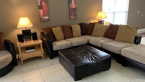 Unclassified image, 5 of 26, button - Modern 4 bed Home With Large Pool Area With no Rear Neighbors and Great Privacy - 251 (Kissimmee)