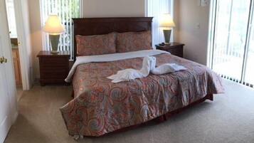 House | 4 bedrooms, desk, iron/ironing board, free WiFi