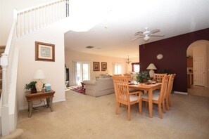 Televisión, mesa de ping pong