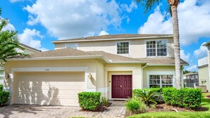 Exterior - Fabulous 5 bed Villa With a West Facing Pool With no Rear Neighbours Overlooking Conservation Land (Davenport)