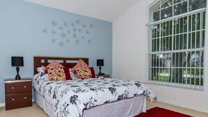 Unclassified image, 3 of 11, button - Great 4 bed Villa With own Private Pool Overlooking Water View - 266 (Kissimmee)