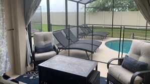 House - Fabulous 5 bed Villa With a South Facing Pool and spa Backing Onto Conservation - 486 (Davenport)