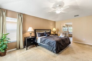 House | 4 bedrooms, desk, travel crib, free WiFi