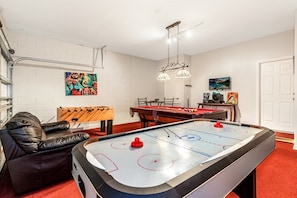 Maison | 4 chambres, bureau, lit parapluie, Wi-Fi gratuit