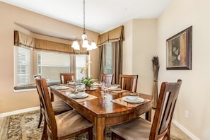 Maison | Cuisine privée | Réfrigérateur, micro-ondes, plaque de cuisson, lave-vaisselle